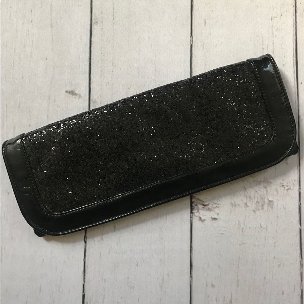 Black sequel clutch